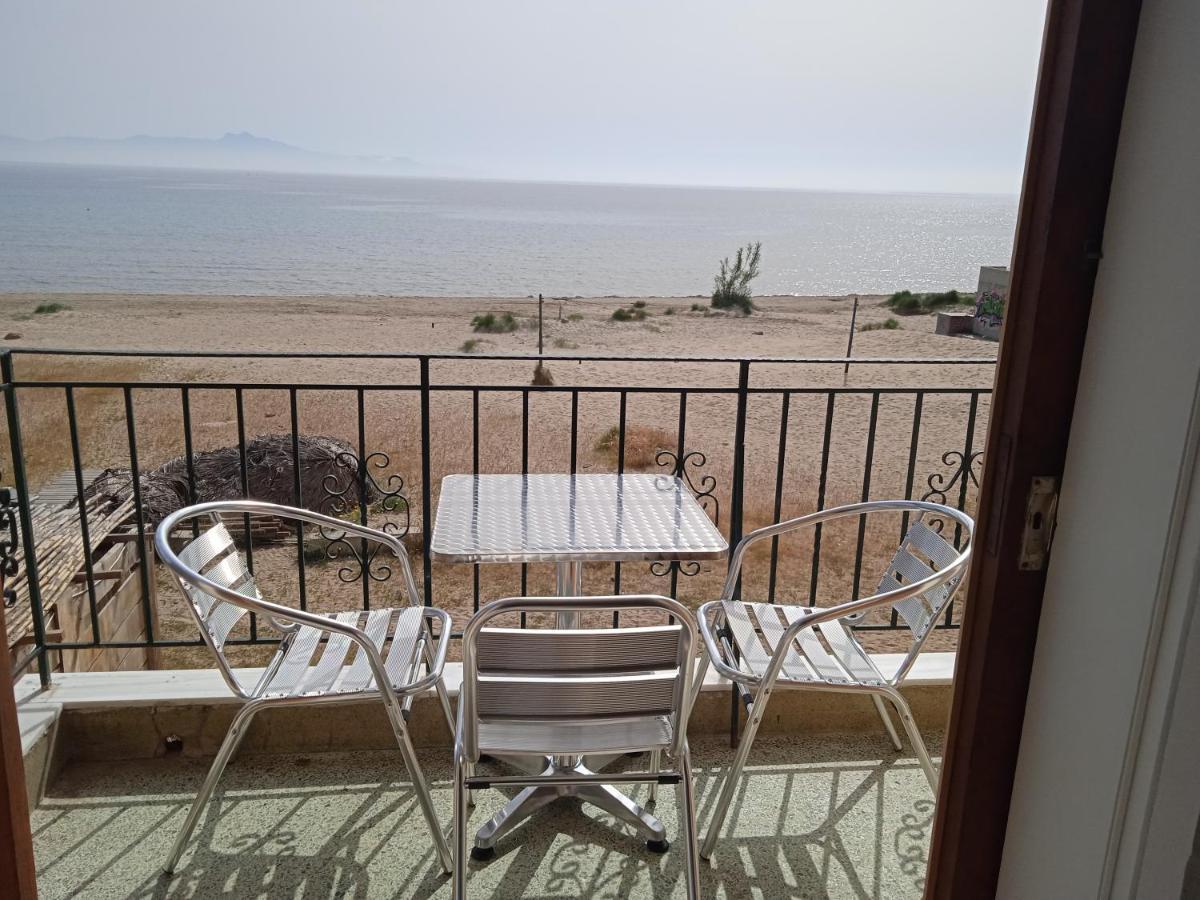 Apartment On The Beach Artemida  Exterior foto