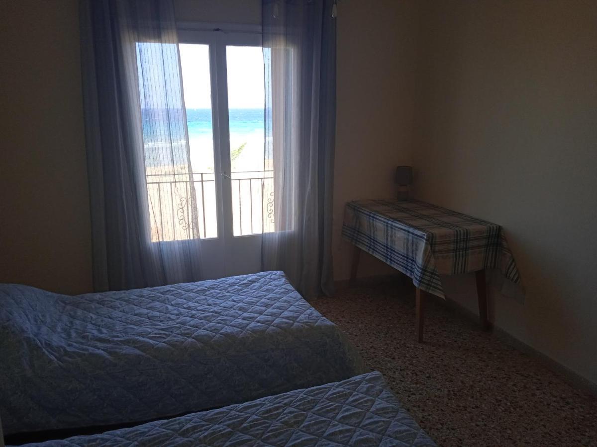 Apartment On The Beach Artemida  Exterior foto